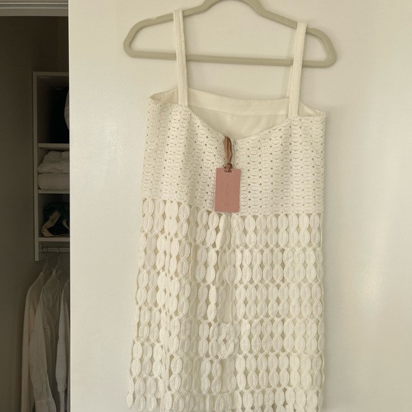 Alexis Velies Crochet Dress - Picture 5 of 7